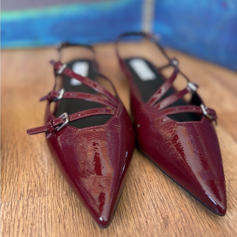 Steve Madden Burgundy Patent Pointed Toe Triple-Strap Flats - Size 9.5 M - Picture 3 of 5